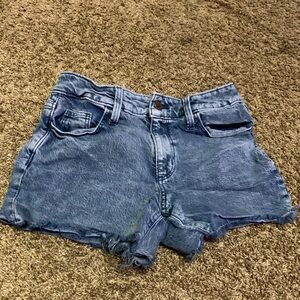 Cute comfortable denim jeans shorts !